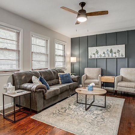 Chic Home With Huge Grassy Yard 7 Mins To Arrowhead Stadium Independence Extérieur photo