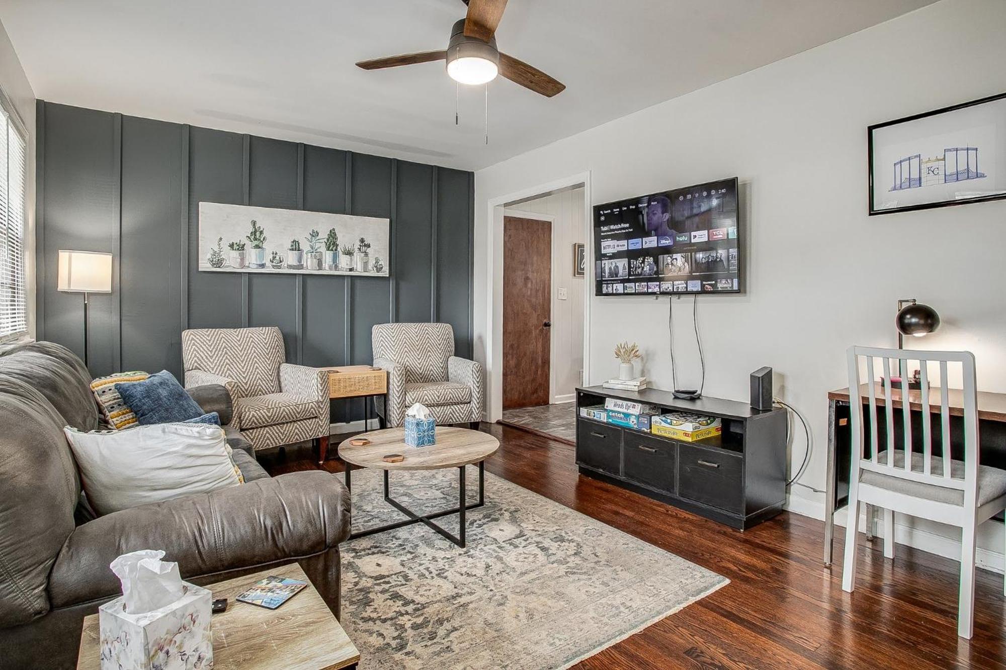 Chic Home With Huge Grassy Yard 7 Mins To Arrowhead Stadium Independence Extérieur photo